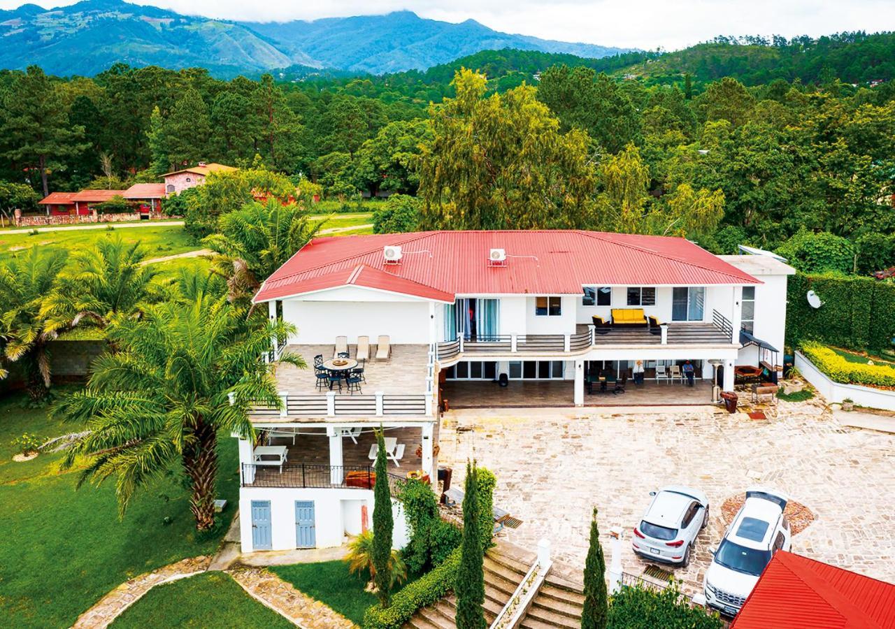 Hotel Cocoview, Bar & Restaurante Вайе ди Анхелес Екстериор снимка